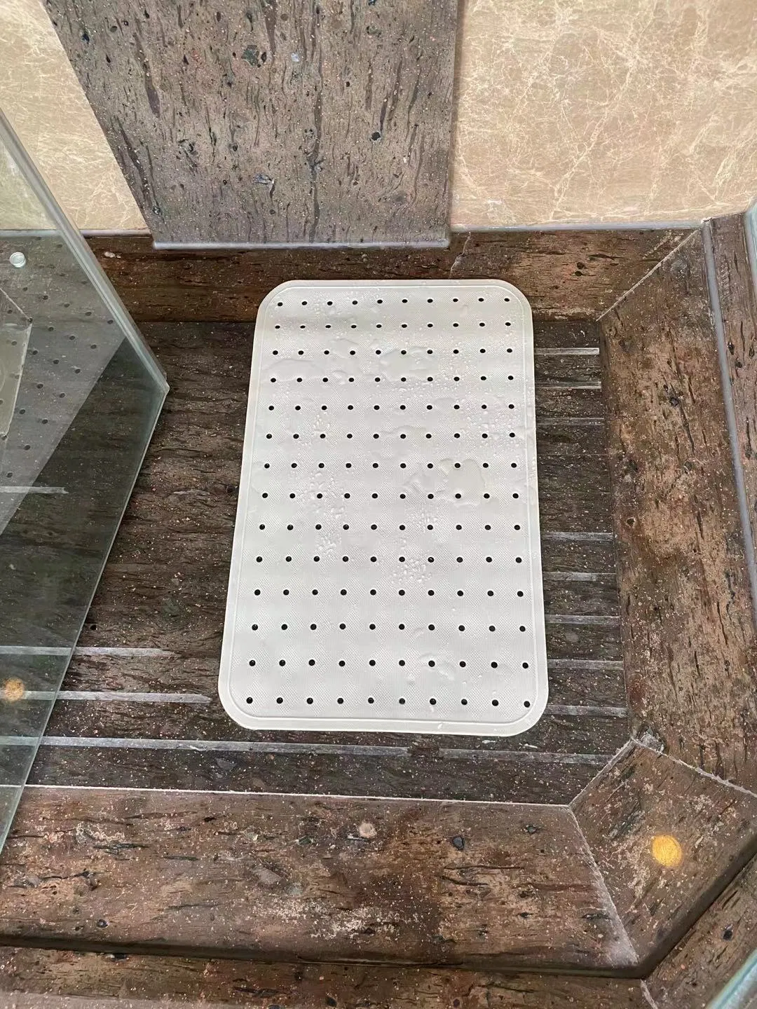 Customized Design Flower Shape Rubber Shower Mat for Home /Hotel