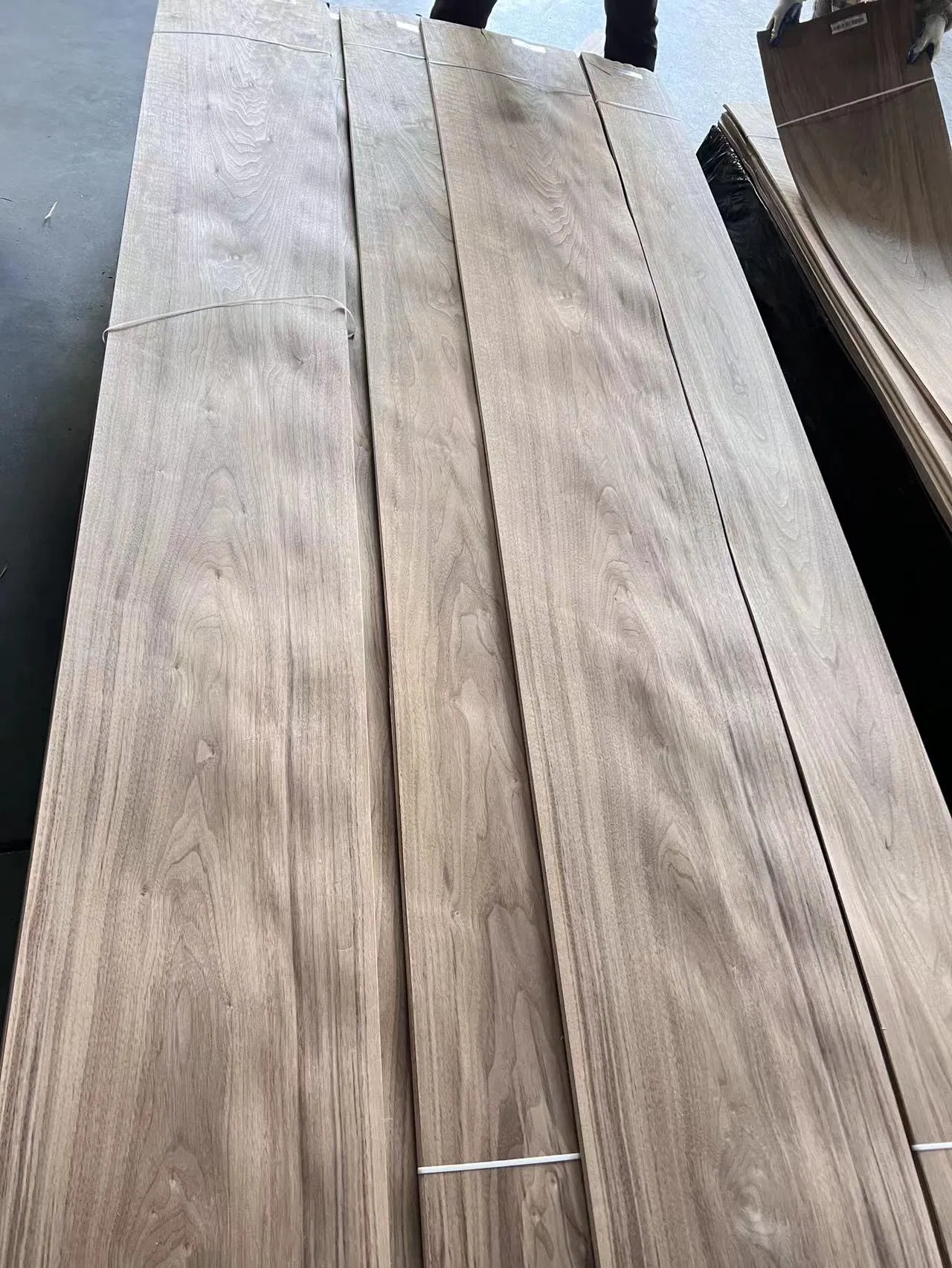 Decorative Wood Face Veneer Laminating Covered for Indoor Ootdoor Furniture