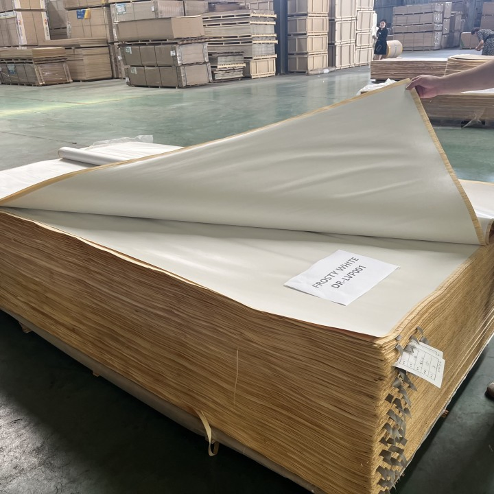 Dr-Lvp001 Frosty White Plywood Melamine Fancy Recon Wood Face Veneer Laminated Recon Veneer