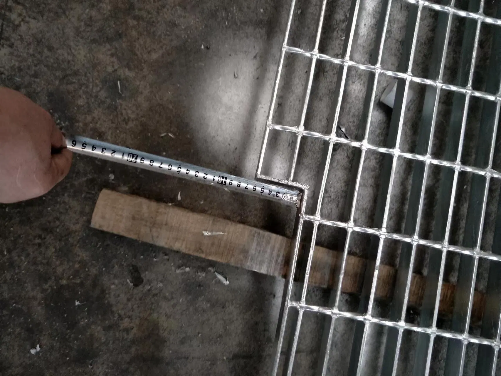 100X10, 80X8, 40X5, 32X5 and 25X3 Heavy Duty Galvanized Trench Drain Cover