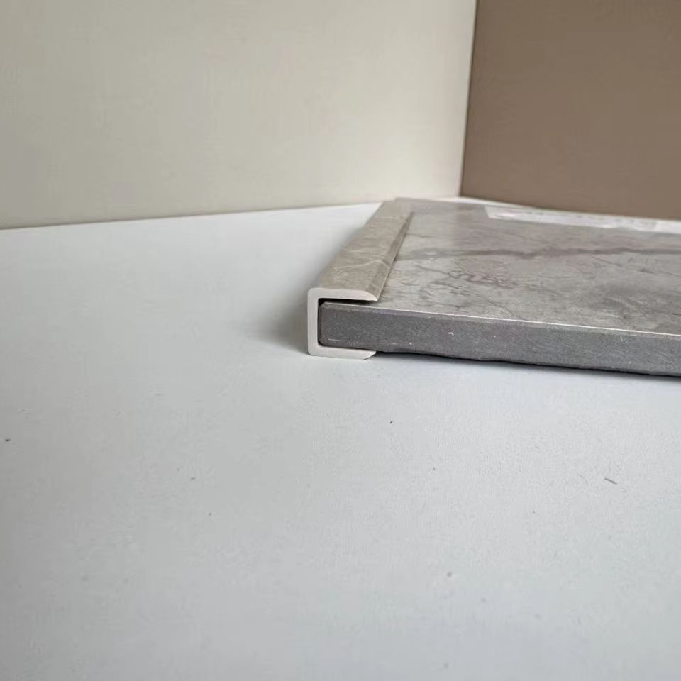 Modern Design Aluminum Tile Corner Trim L Shape with Straight Edge for Easy Installation