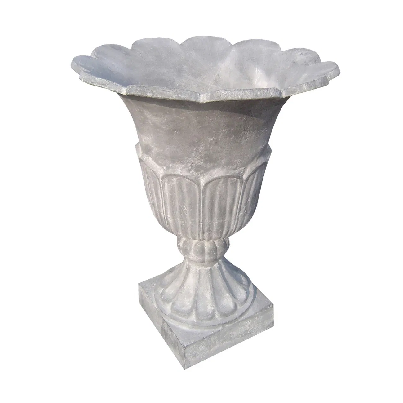 Антикварная садовая урна-кашпо в деревенском стиле