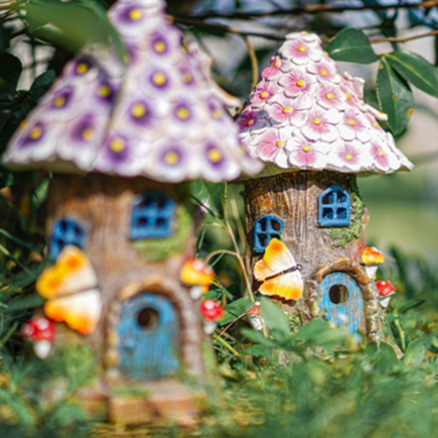 Resin Fairytale Garden Mushroom House Garden Decoration Outdoor Solar Statue Light