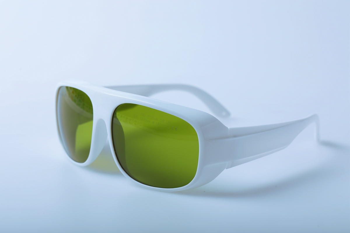 Laser Safety Goggles (ADY 740-1100nm) with Frame 33