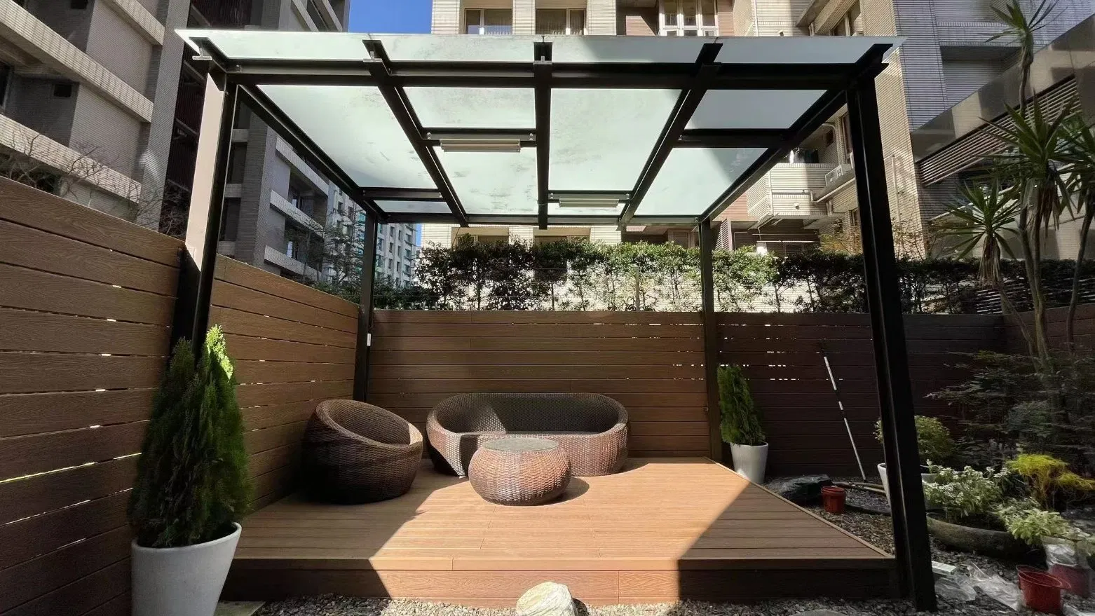 Ocox Outdoor Wood Plastic Composite Wall Cladding Fence and Furniture Plastic Wood Decking Products WPC