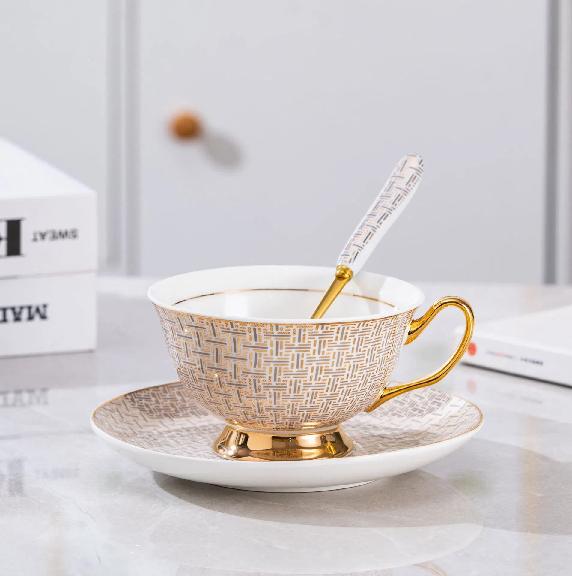 European Elegant Luxury Gold Bone China Coffee Cup and Saucer Set