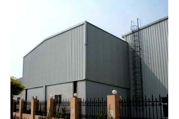 Construction Pre-Engineered Prefabricated Customized Steel Structure Building Workshop with Parapet Wall