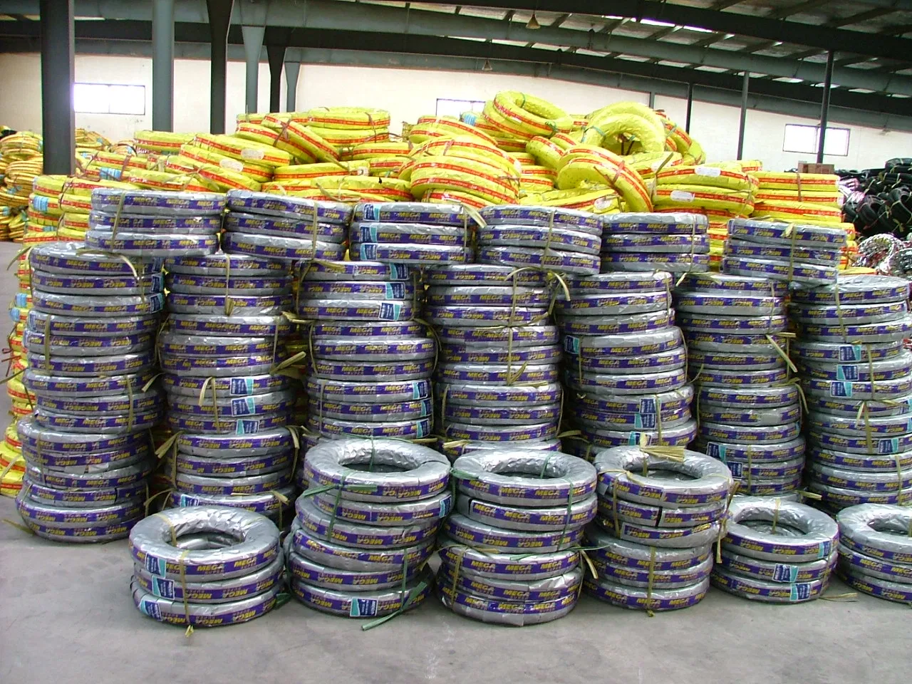 Шина для электровелосипеда 18x2.125