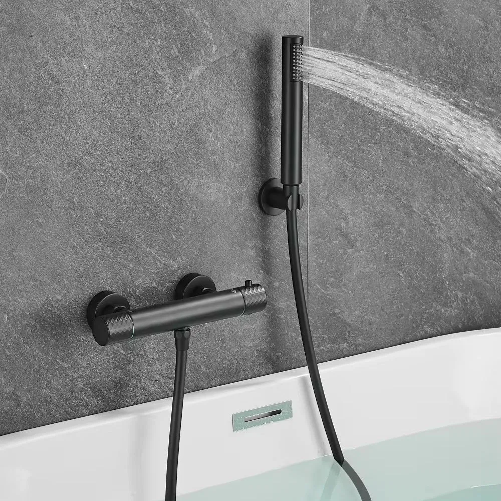 Термостатический смеситель для душа матовый черный с ручным душем