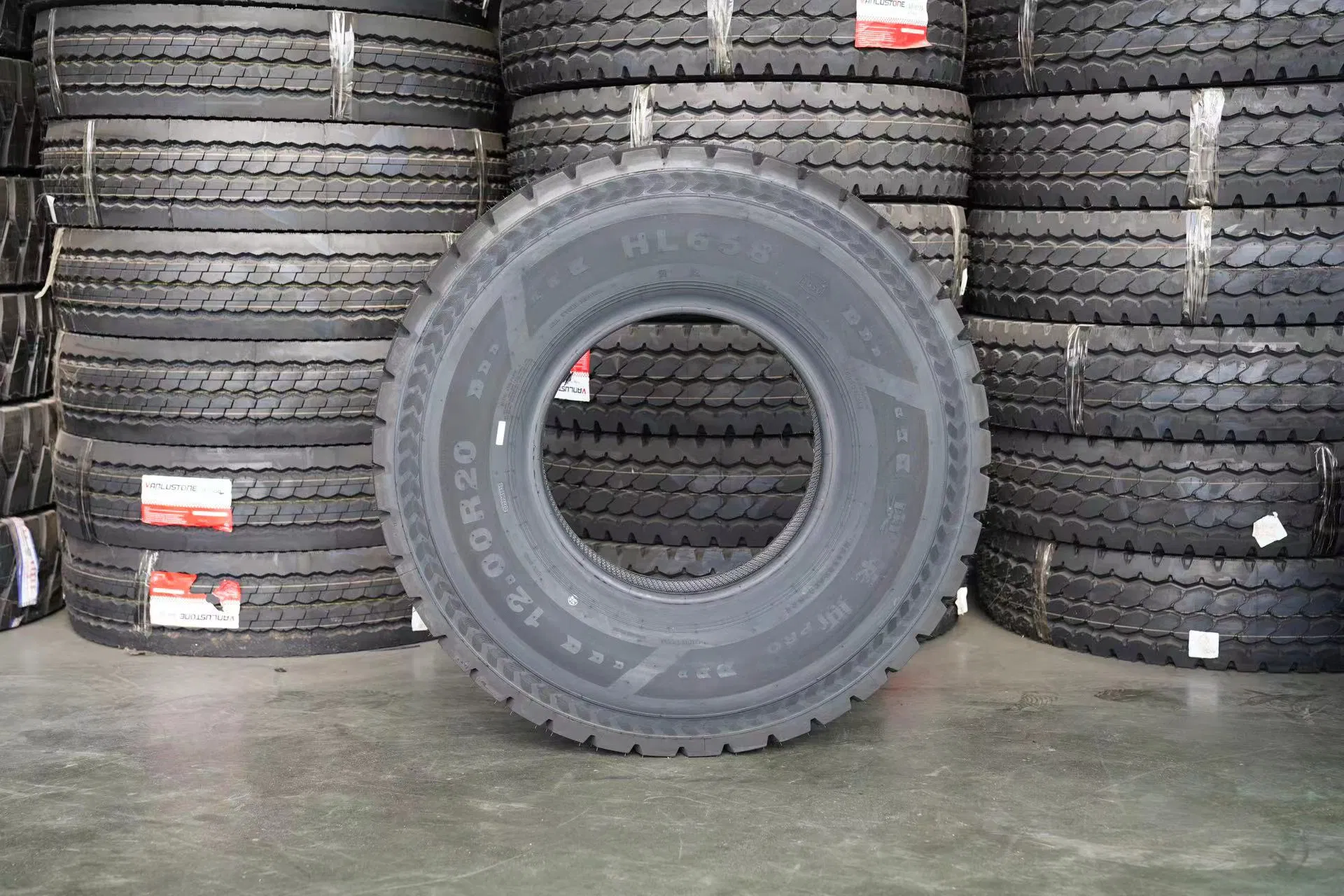 Aulice Radial Tube Truck Tyre 1000R20 1100R20 1200R20 for Heavy Duty Truck and Bus