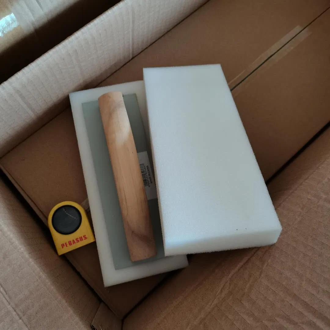 Green Sponge Trowel Float with Wooden Handle for Building Material Use