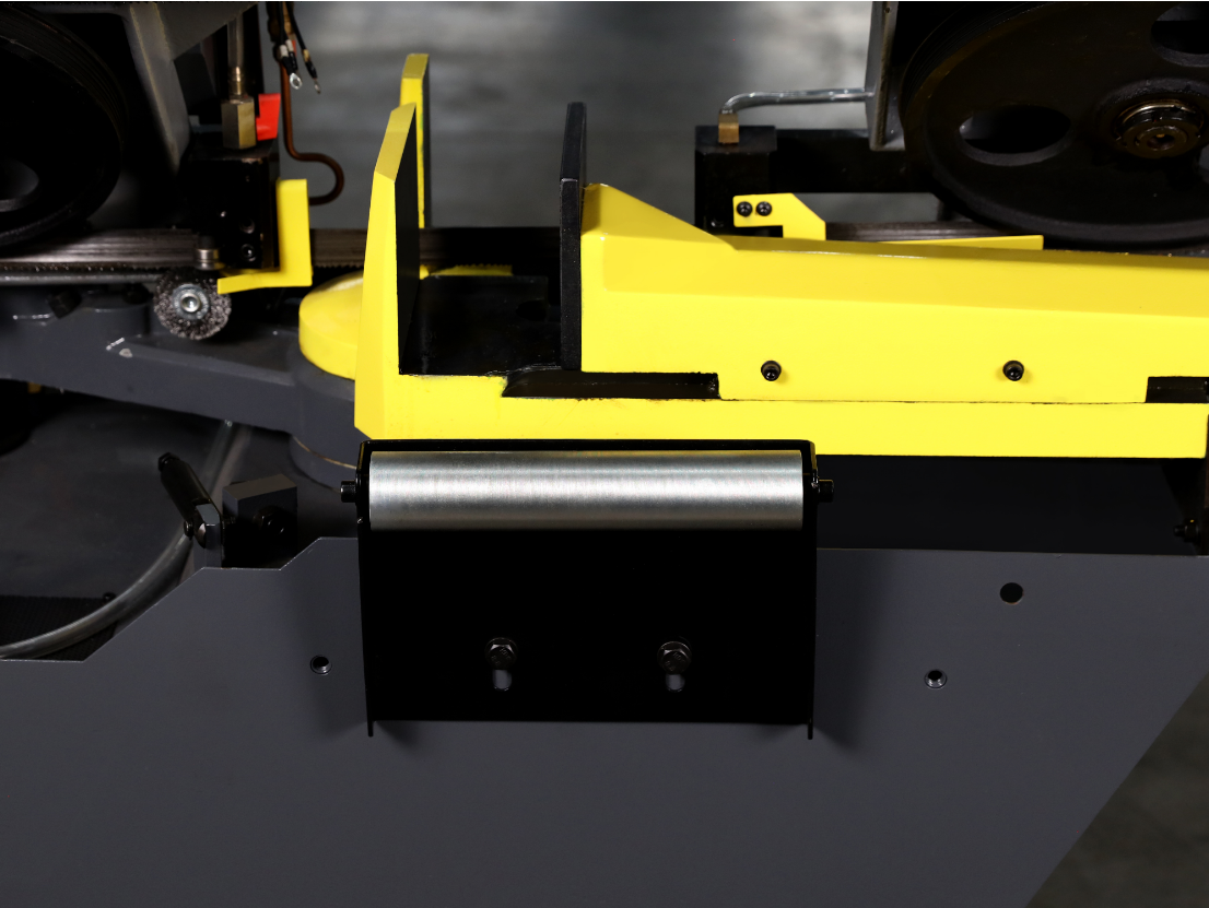 Ленточная пила с системой охлаждения