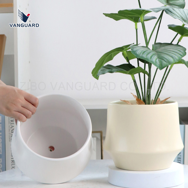 Большой декоративный керамический горшок для цветов