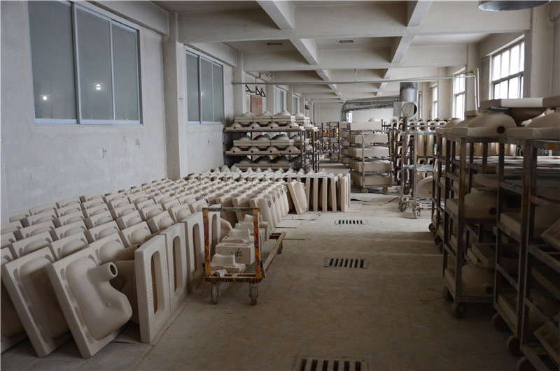 China Factory Restroom Washroom Ceramic Wc Male Toilet Wall Hung Urinal