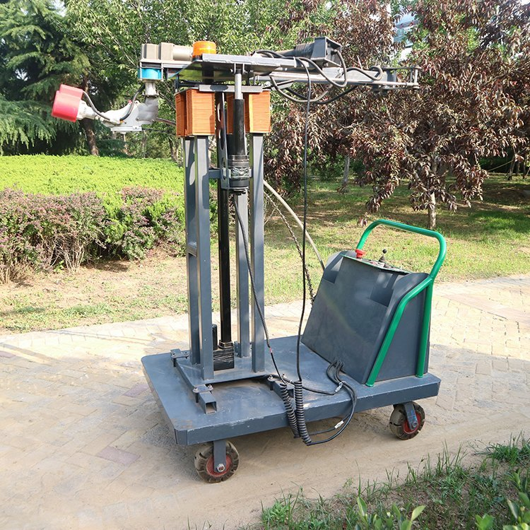 Curved Ball Trimmer for Shrub Green Belt