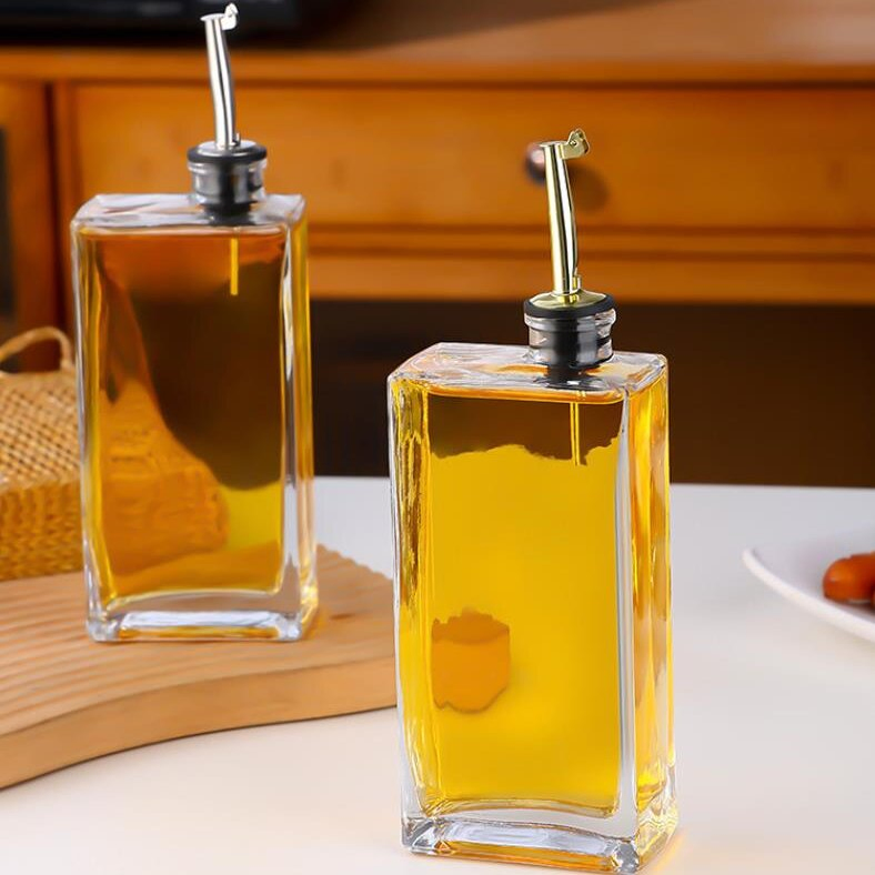 500ml Square Glass Olive Oil Dispenser Bottle with Controllable Oil Spout 16oz Glass Kitchen Soy Sauce Vinegar Seasoning Bottle