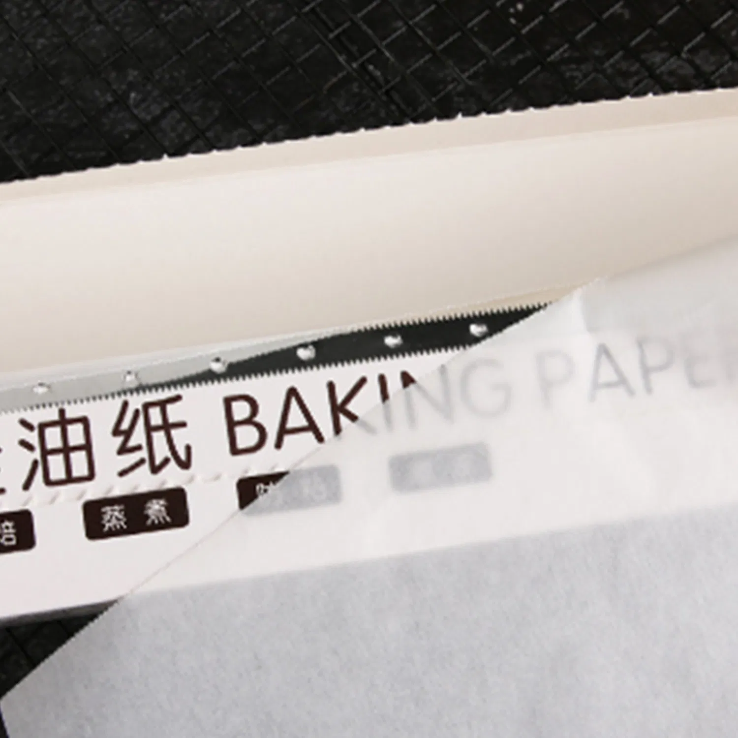 Custom Wholesale Silicone Oil Coated Baking Oven Paper Non Stick Parchment Baking Wrapping Paper Roll with Dashed Indentation