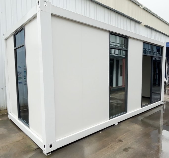 Prefab Modular Portable Flat Pack Australian Standard Homes Prebuilt Container House Garage Storage Luxury Fabricated Living Container House Portable House