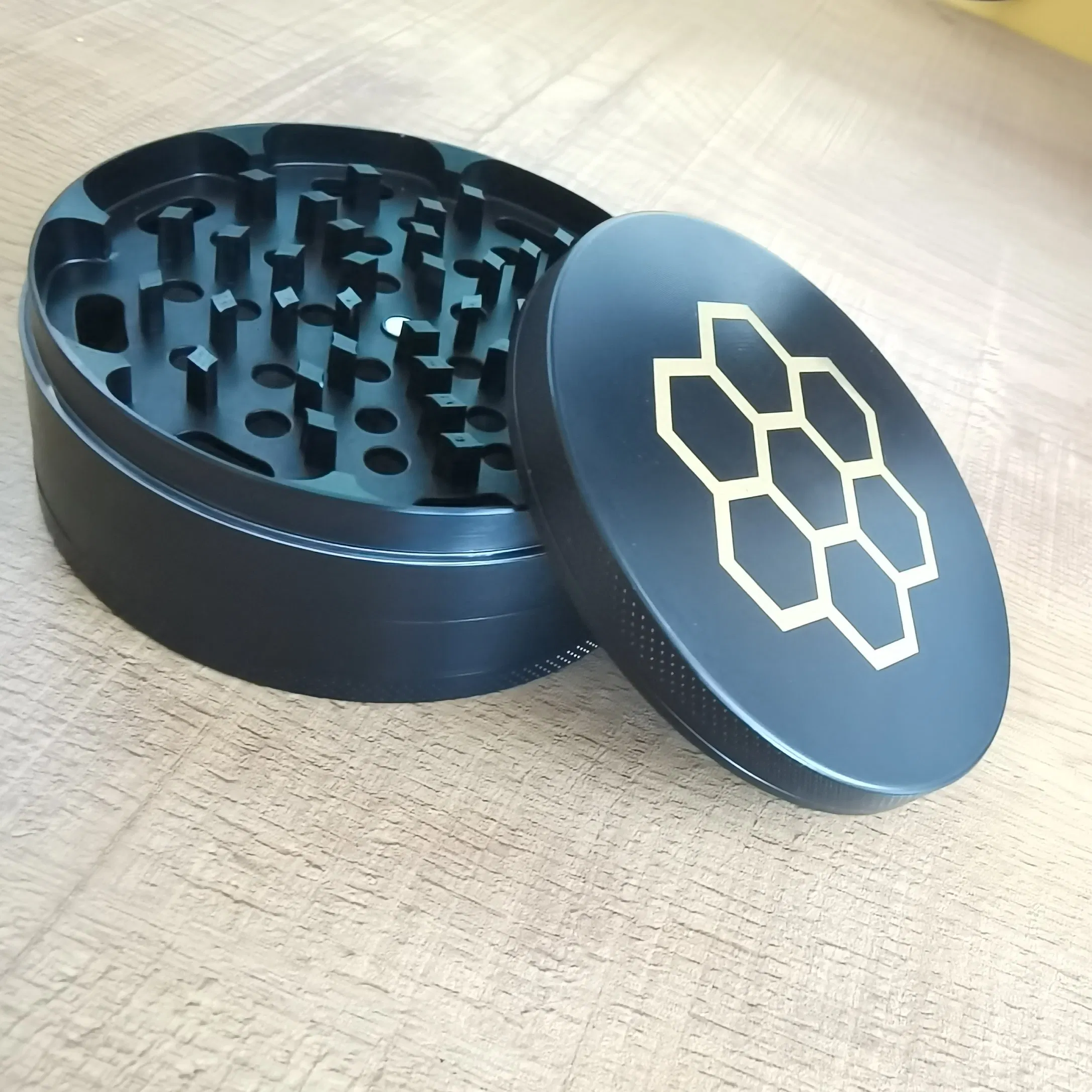 Измельчитель для табака и специй 63 мм, цинковый сплав