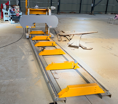 Ленточная пила по дереву горизонтальная