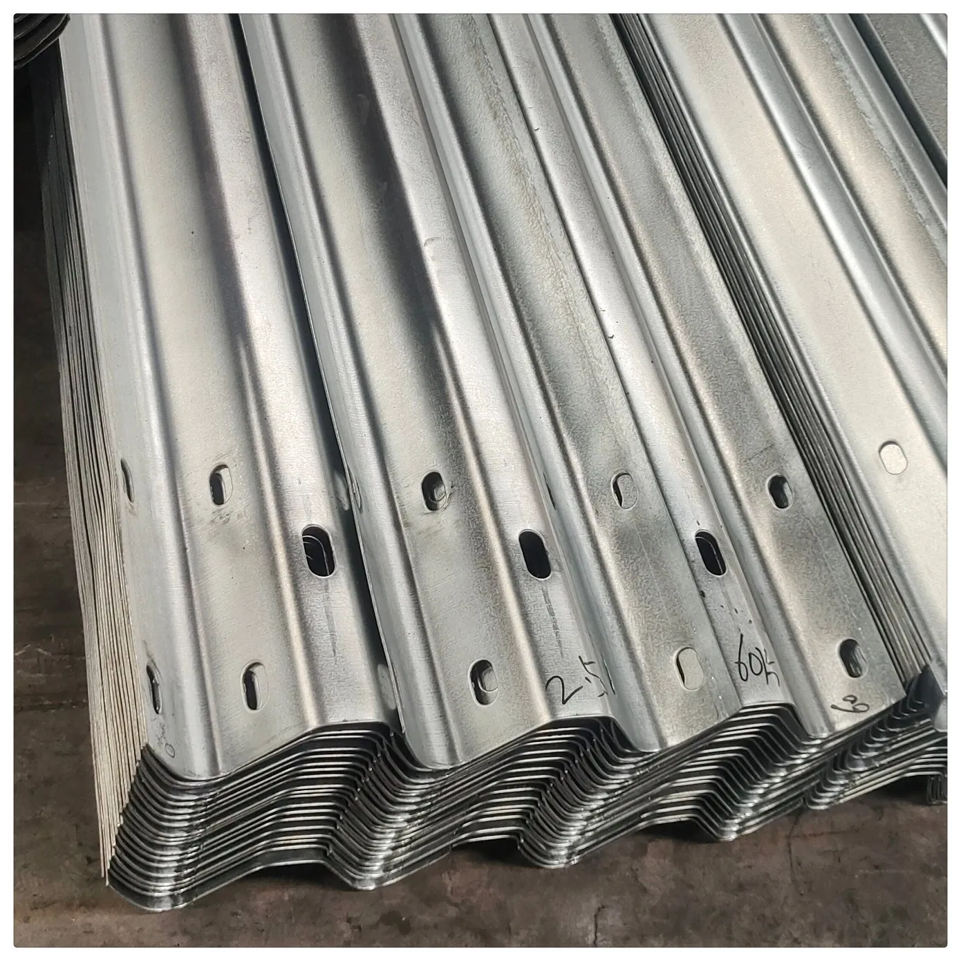 Hot-DIP Galvanized Steel W-Beam Highway Safety Road Guard Rail