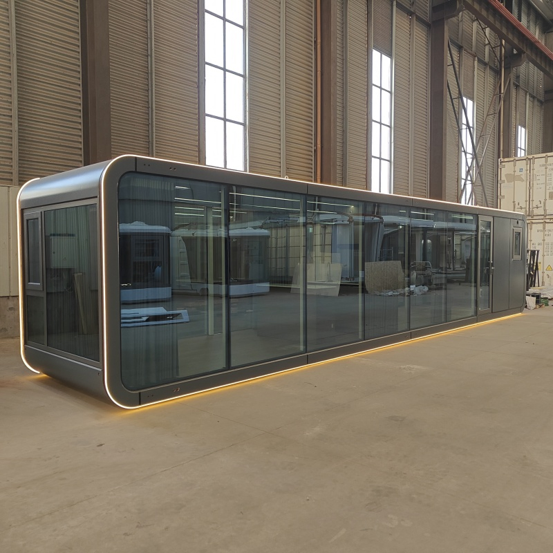 40 FT Prefabricated Luxury Apple Cabin Hotel for South America