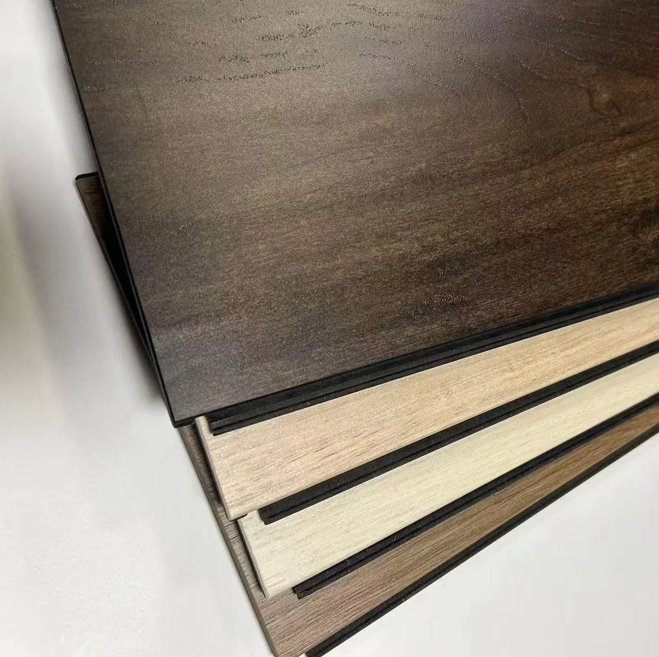 Eco-Friendly Wear Resistant Waterproof Eir Finish Black Core Laminate Flooring