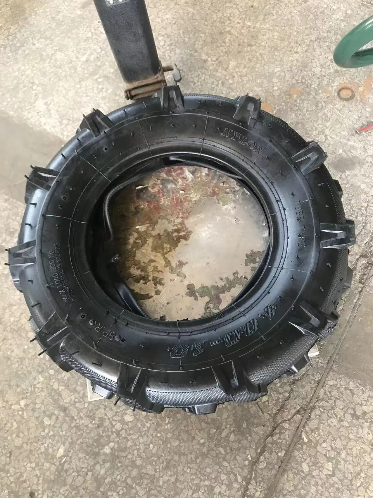 Шина 4.00-10 для трактора и микро-культиватора