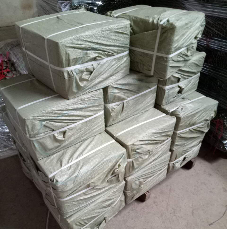 (R118) Zinc Plated Steel Leaf Rake