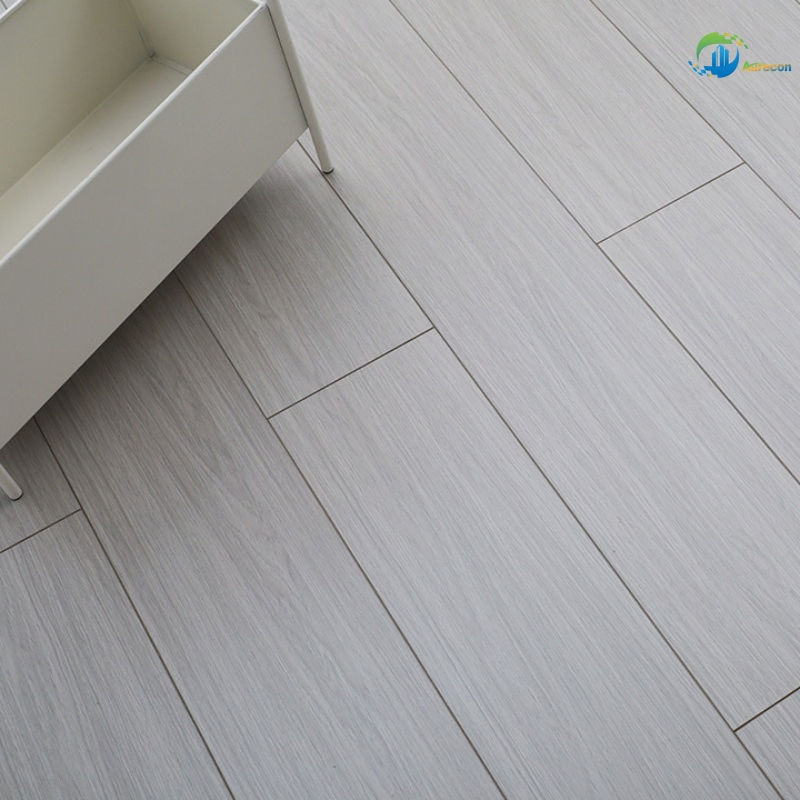 High-Gloss E0 Oak 3-Layer 15mm Solid Core Easy Clean Commercial Flooring