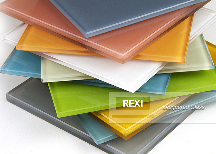 Декоративное узорчатое стекло с сатиновой отделкой