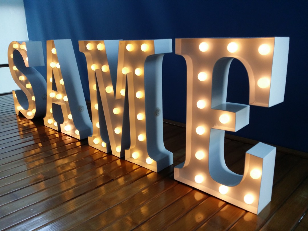 Yc-L01 Metal Light up Letter with Battery for Birthday Party Wedding Event Decoration