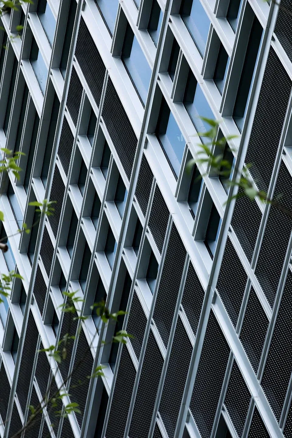 Hidden Frame Glass Curtain Wall Design, Modern & Transparent Appearance.