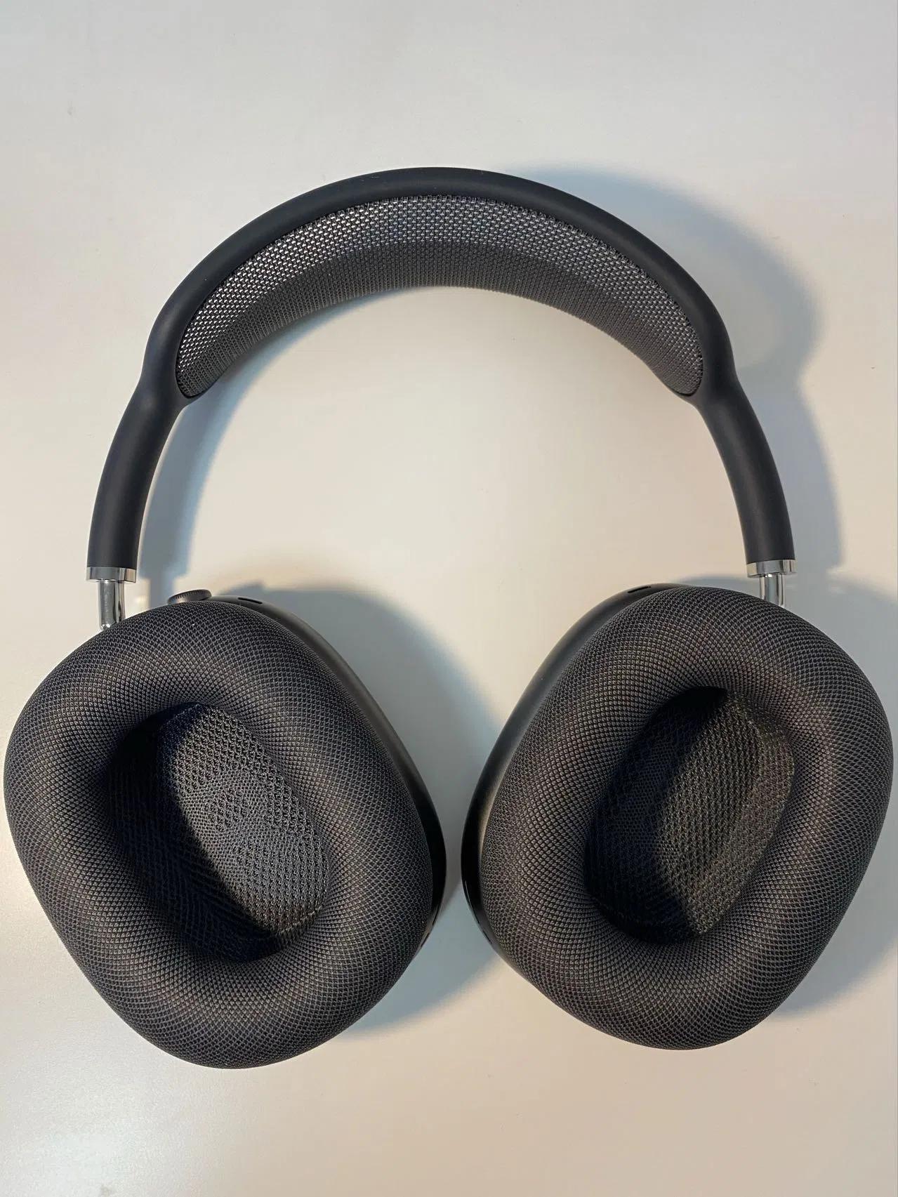 Наушники Max с шумоподавлением и пространственным звуком