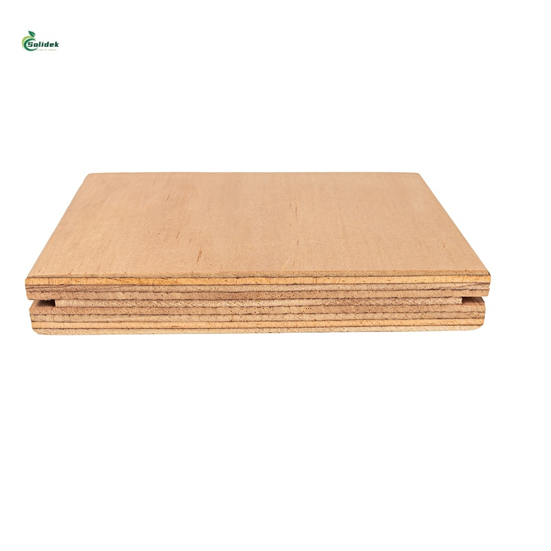 Cross-Layered Pine Wood Outdoor Flooring Smooth Flat Finish