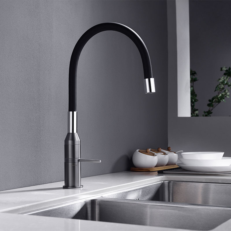 Good Single Lever Food Brass Faucet Retractable Kitchen Mixer with Flexible Spout