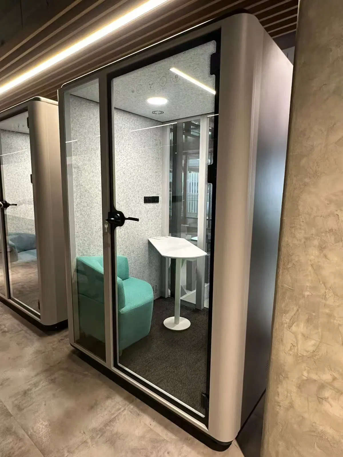 Eco-Friendly Adjustable Mobile Chatting Office Pod for Better Work