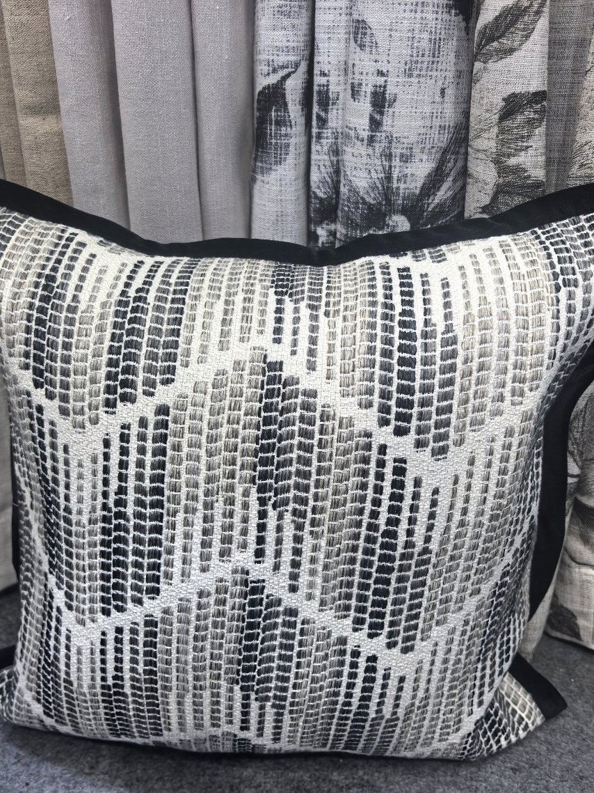 Special Design Chenille Jacquard Cushion Together with Velvet Sofa Cushion Cover