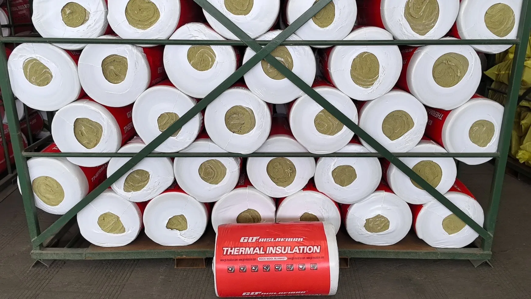 China Factory 40-150kg/M3 Mineral Rock Wool Insulation Blanket for Industrial Equipment & Pipelines