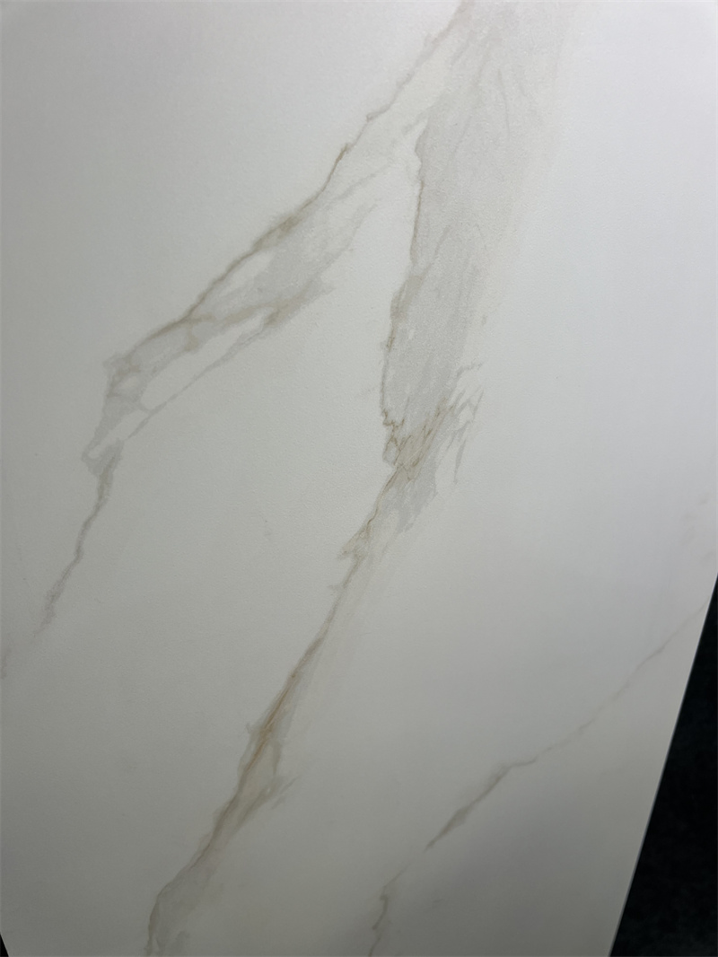 Матовая керамогранитная плитка для сада 600x600 мм