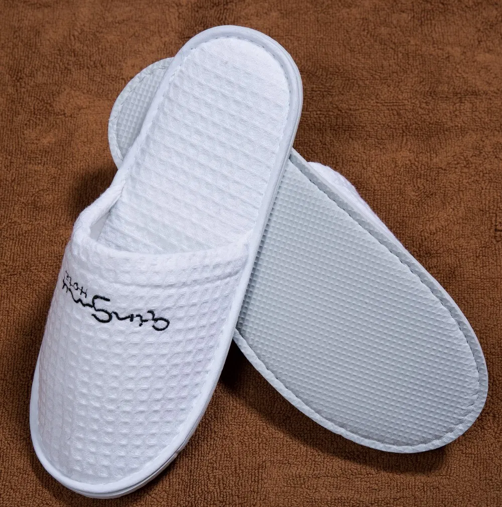 Luxury 4 Star Hotel White Disposable Embroidery Velvet Hotel Slippers