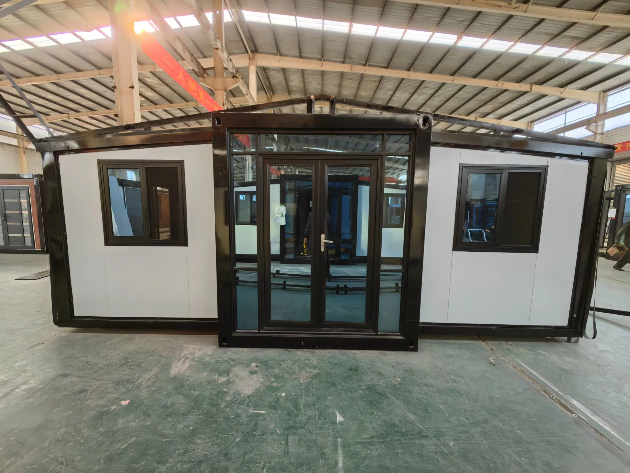 Hot Prefabricated Modern Living Anti Corrosion Fold out Shipping Foldable Tiny House