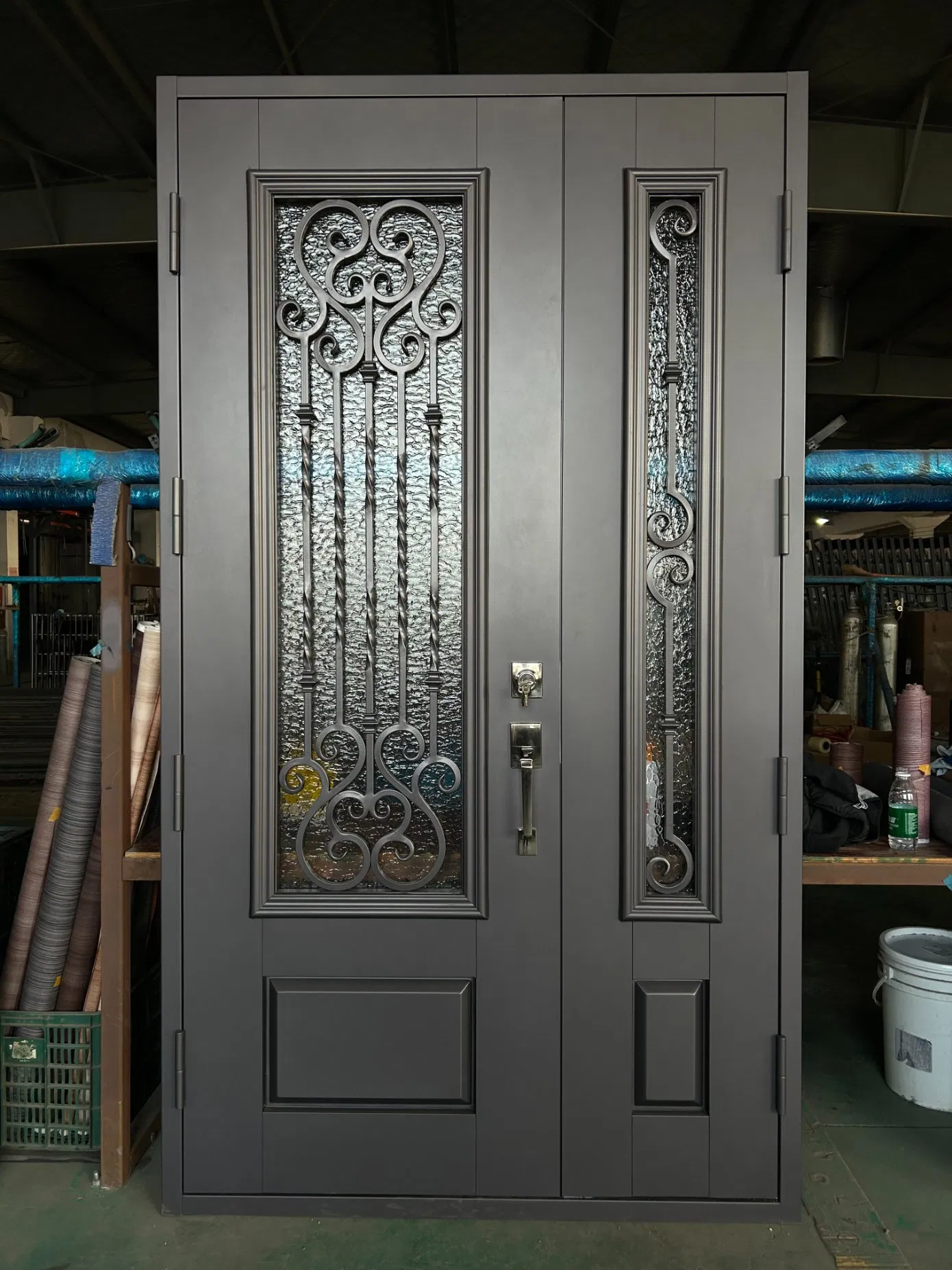 Входная металлическая дверь с стеклом SOCOOL S-G105