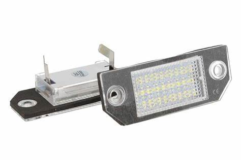 Фонарь подсветки заднего номерного знака для Ford Focus (05-09)