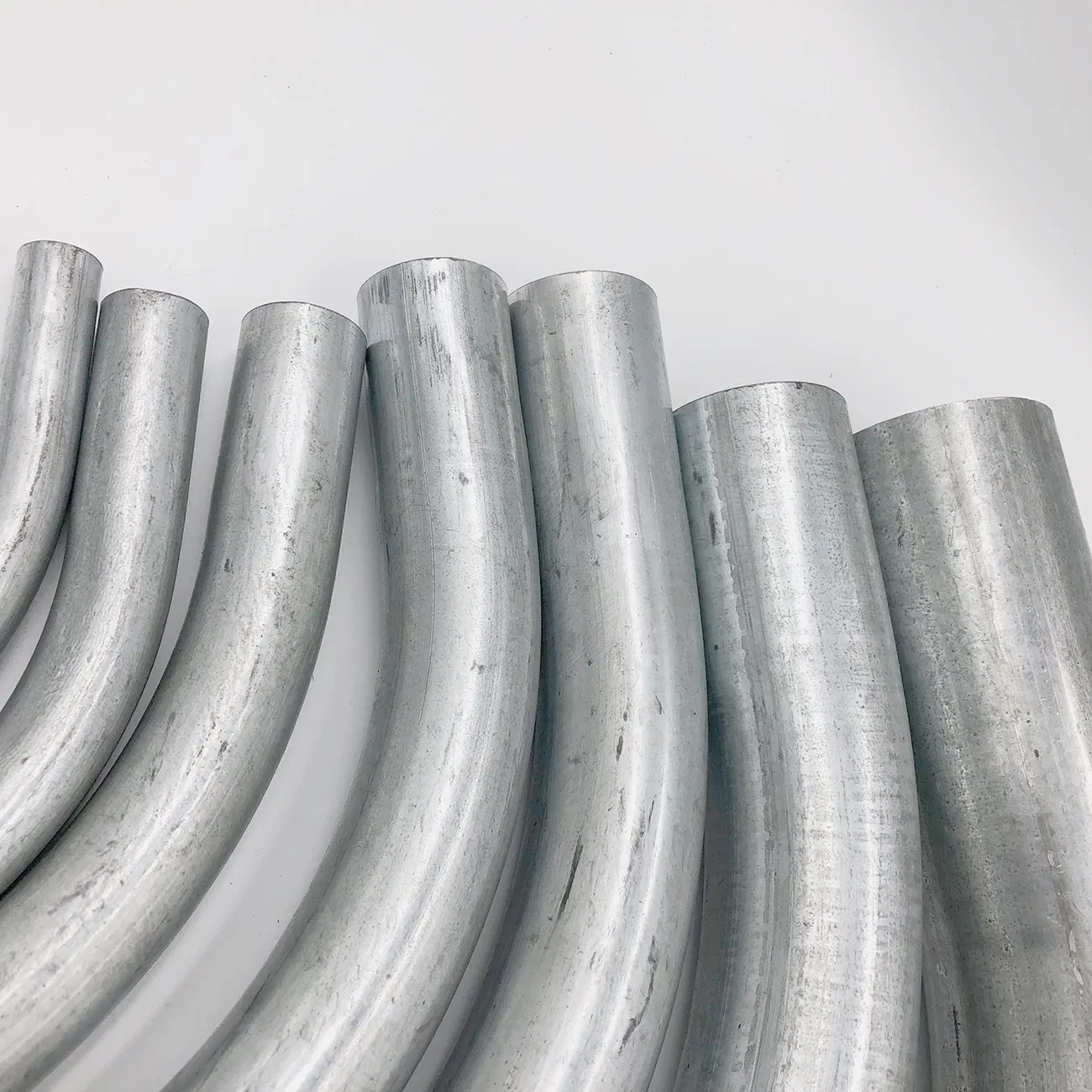 Galvanized Steel Electrical Metallic Tubing EMT Conduit Seamless Pipe 45 Degree Elbow