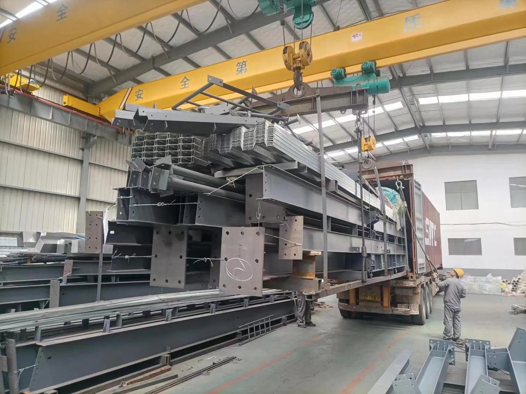 China Products/Suppliers Galvanized H Steel Low Cost Prefabricated Steel Structure Warehouse