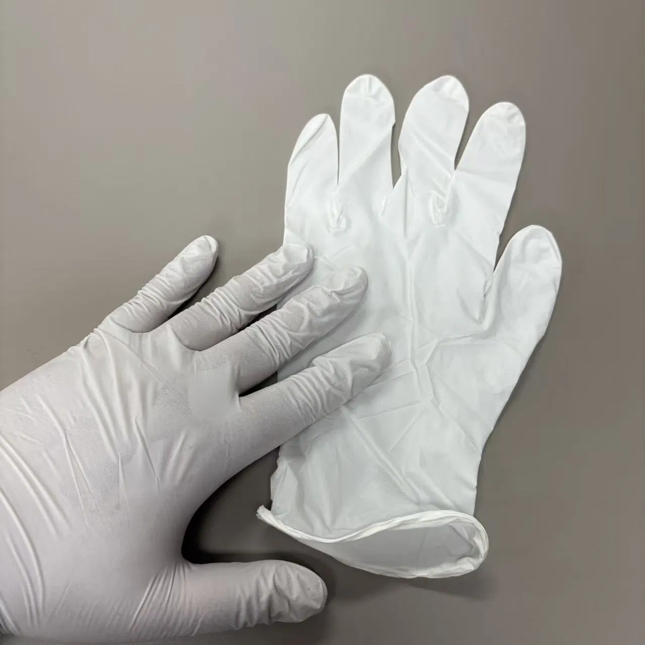 White Nitrile Examination Gloves with Textured Fingertip Grip