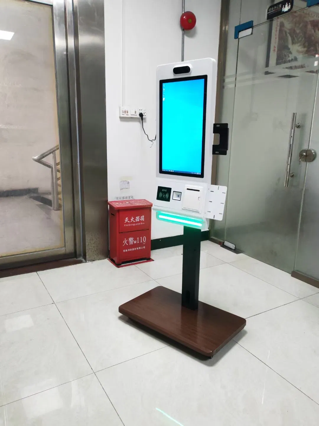 43 Inch Touch Screen Self Service Ordering Kiosk Payment Terminal Kiosk