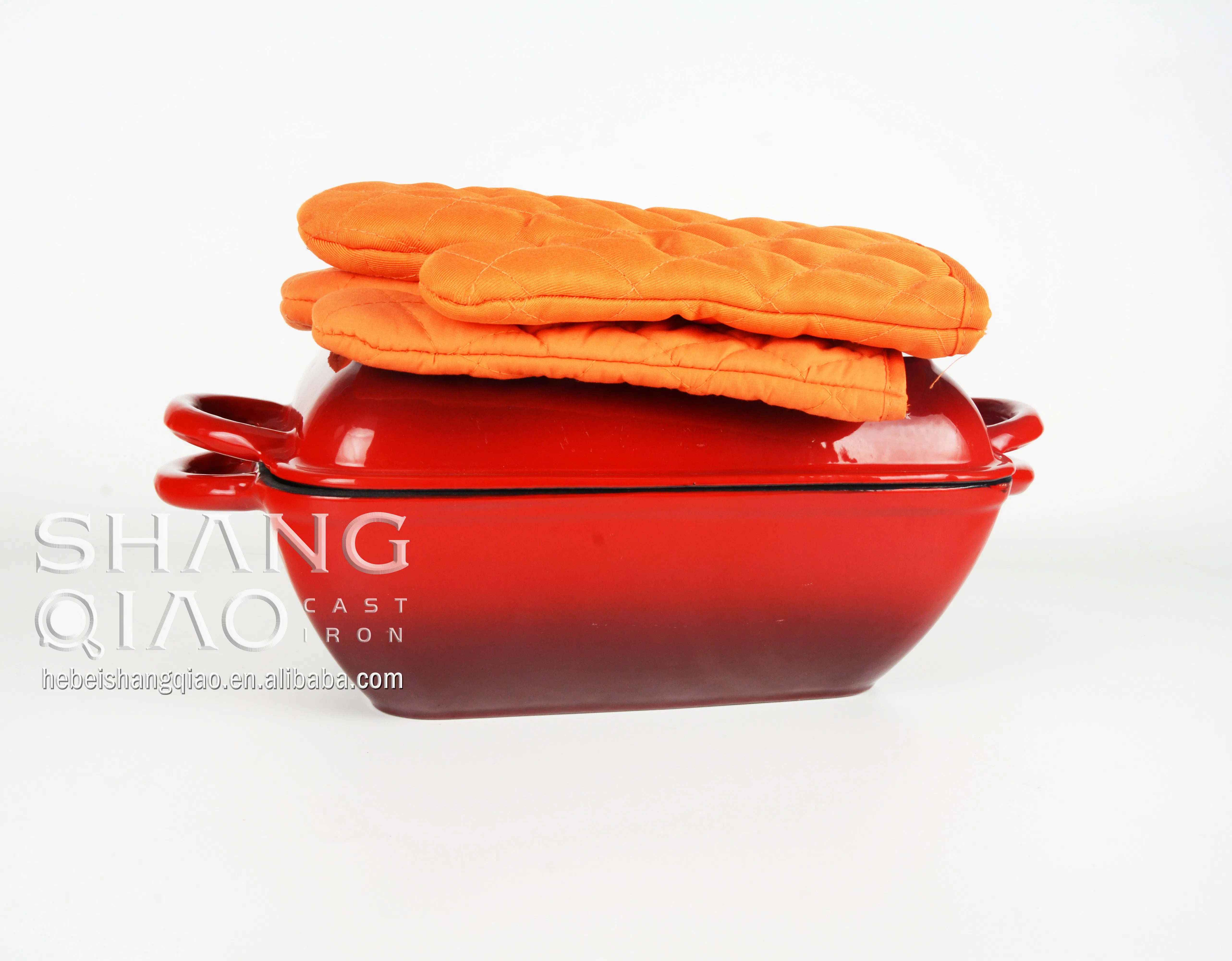 Чугунная форма для хлеба с эмалью и перчатками