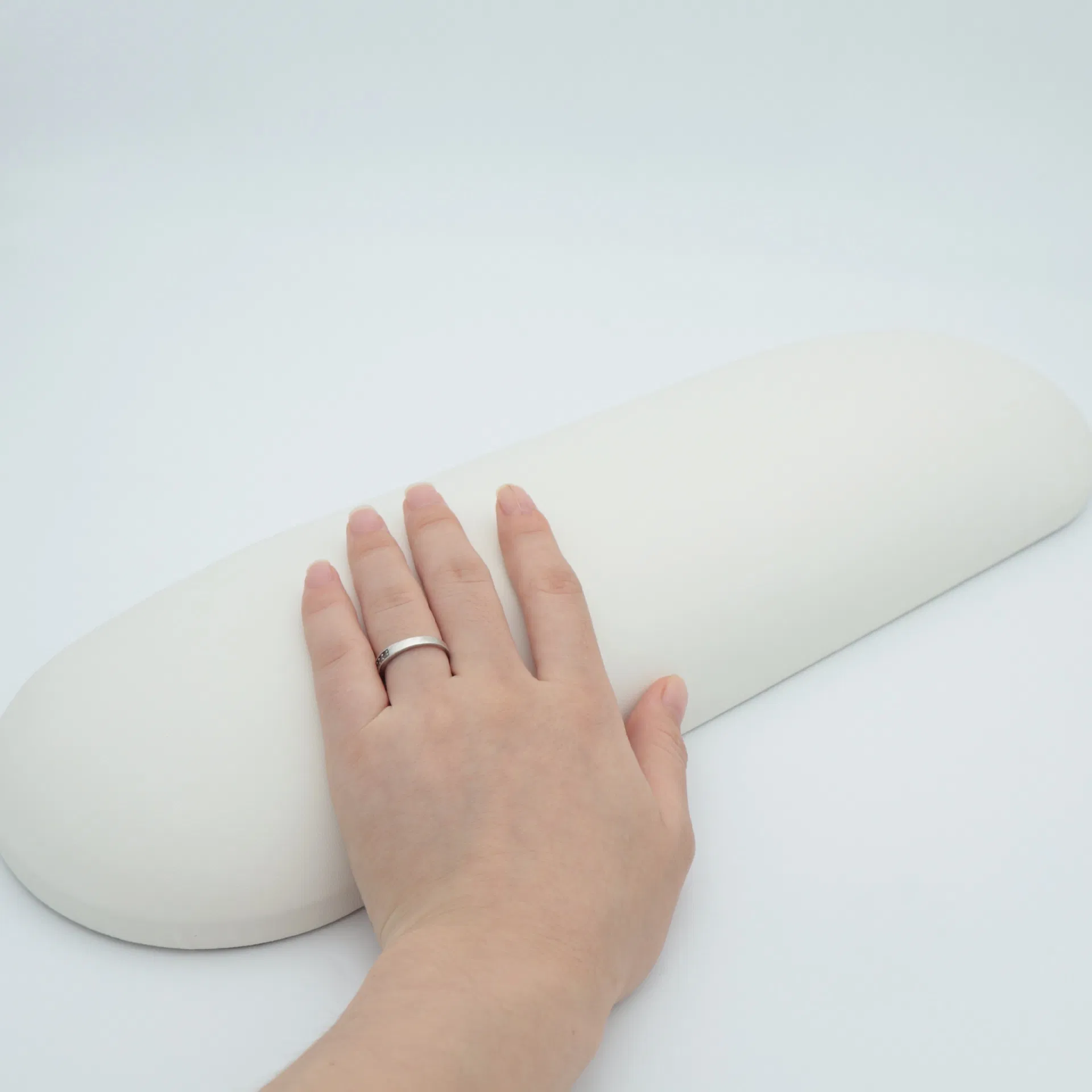 Wholesale Professional Custom Nails Products Foot Hand Arm Rest Pillow PU Leather Nail Art Hand Pillow for Manicure
